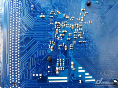 台积电10纳米芯片试产成功 集成电路发展新里程碑与行业分析